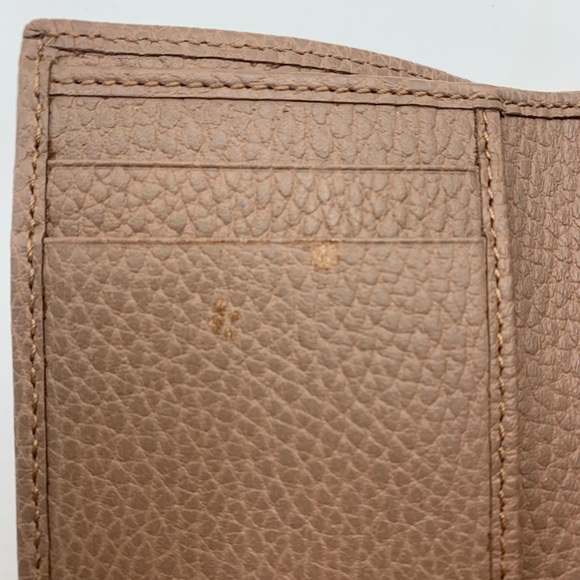 SOLD!!!! Gucci Compact Wallet, Marmont, Textured Leather, Beige - Picture 6 of 10